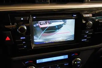 Toyota Corolla, bensiin, manuaal