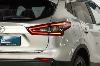 Nissan Qashqai, bensiin, automaat