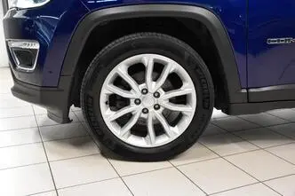 Jeep Compass, petrol, automatic, front-wheel drive