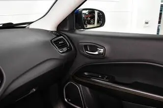 Jeep Compass, petrol, automatic, front-wheel drive