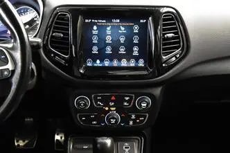 Jeep Compass, petrol, automatic, front-wheel drive