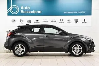 Toyota C-HR, hübriid, automaat, esivedu