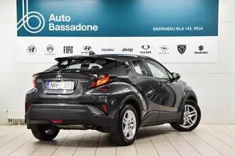 Toyota C-HR, hübriid, automaat, esivedu