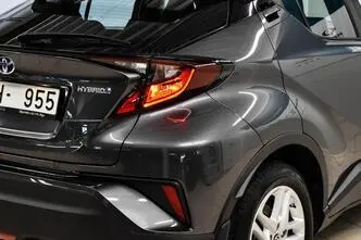 Toyota C-HR, hübriid, automaat, esivedu