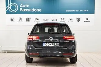 Volkswagen Passat, бензин, механическая, передний привод
