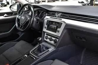 Volkswagen Passat, бензин, механическая, передний привод