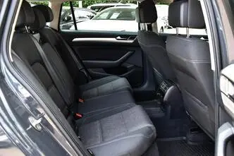 Volkswagen Passat, бензин, механическая, передний привод