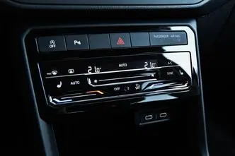 Volkswagen T-Cross, bensiin, automaat, esivedu