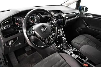 Volkswagen Touran, petrol, automatic