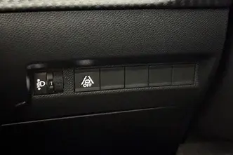 Peugeot 208, 1.2, 74 kW, bensiin, automaat, esivedu
