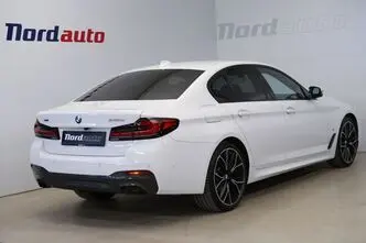 BMW 545, 3.0, 210 kW, подключаемый гибрид, автомат, полный привод