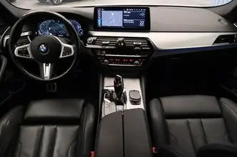 BMW 545, 3.0, 210 kW, подключаемый гибрид, автомат, полный привод