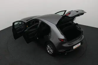 Mazda 3, 2.0, 132 kW, гибрид, механическая, передний привод