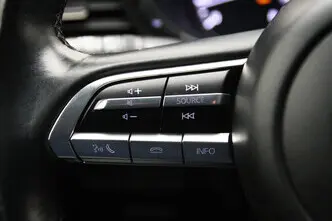 Mazda 3, 2.0, 132 kW, гибрид, механическая, передний привод