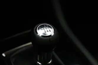 Mazda 3, 2.0, 132 kW, гибрид, механическая, передний привод