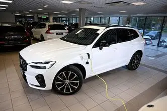 Volvo XC60, 2.0, petrol, automatic, four-wheel drive
