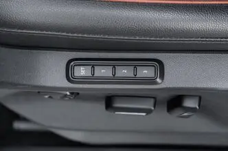 Volkswagen Tiguan, 2.0, 110 kW, дизель, автомат, полный привод