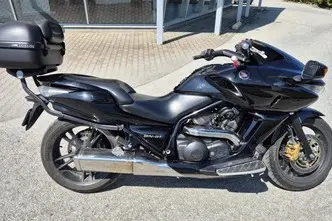 Honda DN-01 (NSA 700A), 0.7, 45 kW, bensiin, automaat, tagavedu