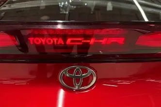 Toyota C-HR, 1.8, 103 kW, hübriid, automaat, esivedu