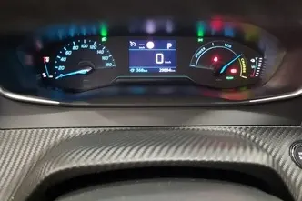 Peugeot 2008, elekter, automaat, esivedu