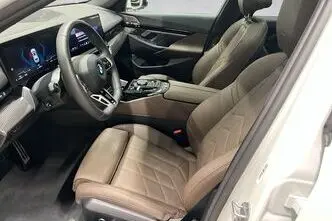 BMW 540, 223 kW, hübriid, automaat, nelikvedu