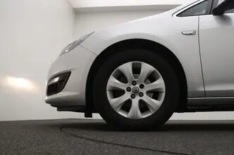Opel Astra, 1.4, 88 kW, bensiin, manuaal, esivedu