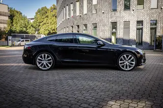 Tesla Model S, 478 kW, elekter, automaat, nelikvedu