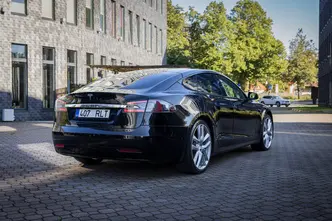Tesla Model S, 478 kW, elekter, automaat, nelikvedu