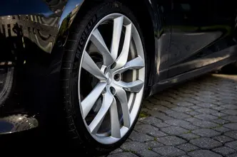 Tesla Model S, 478 kW, elekter, automaat, nelikvedu