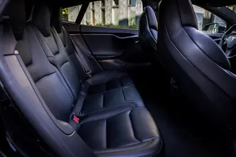 Tesla Model S, 478 kW, elekter, automaat, nelikvedu