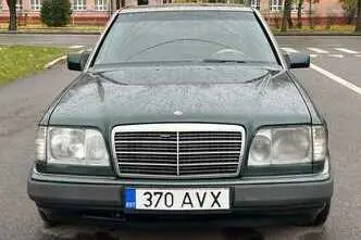 Mercedes-Benz 300, 3.0, 83 kW, дизель, механическая, задний привод