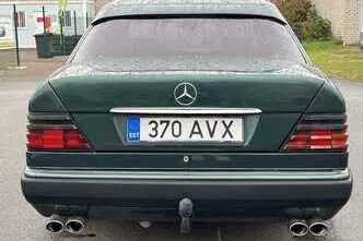 Mercedes-Benz 300, 3.0, 83 kW, дизель, механическая, задний привод