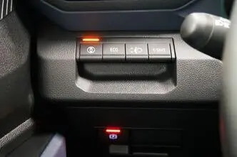 Dacia Duster, 1.6, 69 kW, hübriid, automaat, esivedu