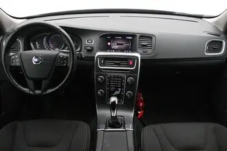 Volvo V60 Cross Country, 2.0, 110 kW, diesel, manual, front-wheel drive
