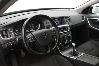 Volvo V60 Cross Country, 2.0, 110 kW, diesel, manual, front-wheel drive