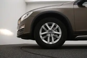 Volvo V60 Cross Country, 2.0, 110 kW, diesel, manual, front-wheel drive