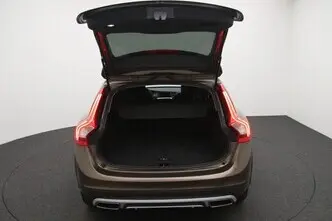 Volvo V60 Cross Country, 2.0, 110 kW, diesel, manual, front-wheel drive
