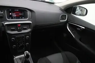 Volvo V40, 2.0, 112 kW, petrol, manual, front-wheel drive