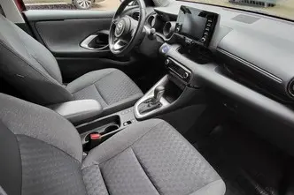 Toyota Yaris, 1.5, 68 kW, hybrid, automatic, front-wheel drive