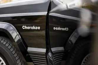 Jeep Cherokee, 4.0, 131 kW, бензин, автомат, полный привод