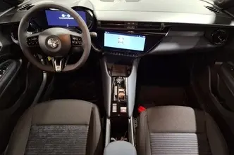 Alfa Romeo Junior, 1.2, 107 kW, hübriid, automaat, esivedu