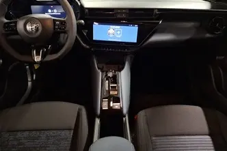 Alfa Romeo Junior, 1.2, 107 kW, hübriid, automaat, esivedu