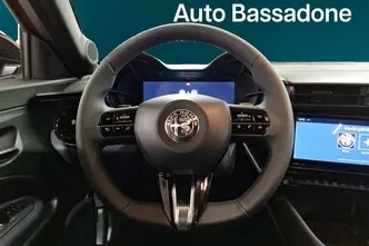 Alfa Romeo Junior, 1.2, 107 kW, hübriid, automaat, esivedu