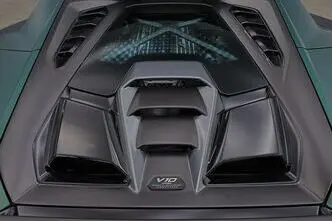 Lamborghini Huracán, 5.2, 470 kW, bensiin, automaat, tagavedu