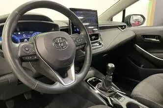 Toyota Corolla, 1.5, 92 kW, bensiin, manuaal, esivedu