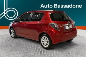 Toyota Yaris, 1.5, 55 kW, hybrid, automatic, front-wheel drive