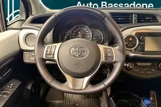 Toyota Yaris, 1.5, 55 kW, hybrid, automatic, front-wheel drive
