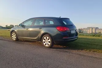 Opel Astra, 1.6, 81 kW, diesel, manual, front-wheel drive