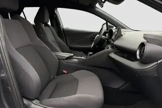 Toyota C-HR, 1.8, 72 kW, hybrid, automatic, front-wheel drive