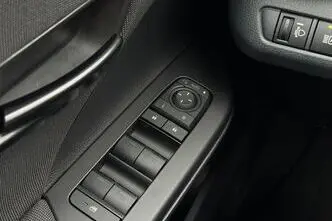 Toyota C-HR, 1.8, 72 kW, hybrid, automatic, front-wheel drive